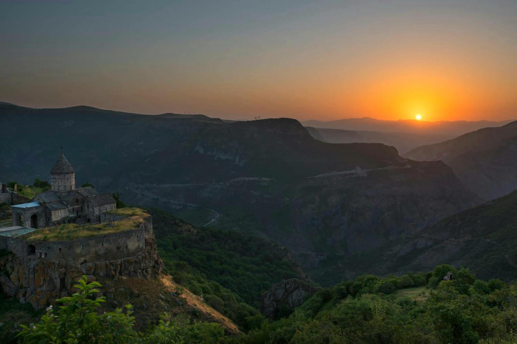 Old Tatev Guesthouse מראה חיצוני תמונה